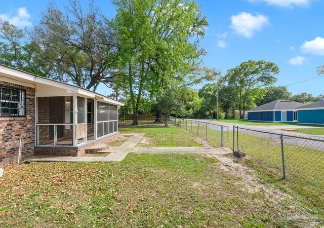 Photo 3 of Sale Pending at 7922 Griffith Ave, Pensacola, FL 32534 | MLS# 681146 | Listing updated on 2026-09-17
