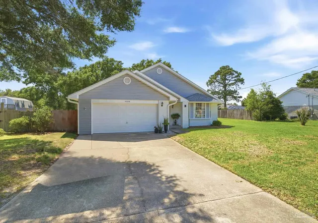 Photo 2 of Single family home for sale at 4909 Alvin Dr, Pensacola, FL 32507 | MLS# 683904 | Listing updated on 2026-10-05