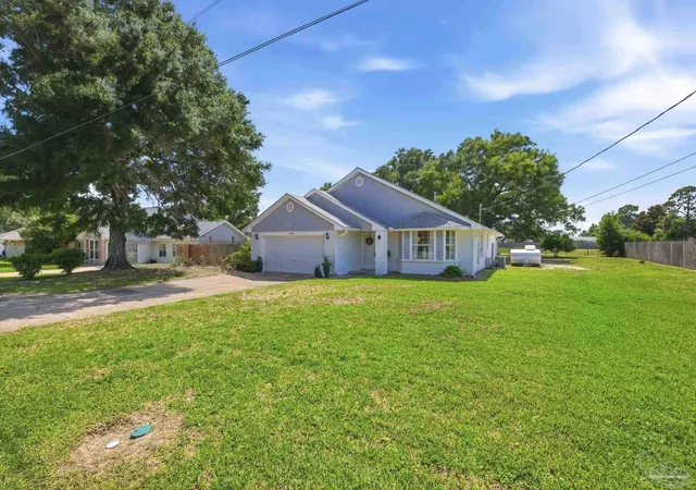 Photo 3 of Single family home for sale at 4909 Alvin Dr, Pensacola, FL 32507 | MLS# 683904 | Listing updated on 2026-10-05