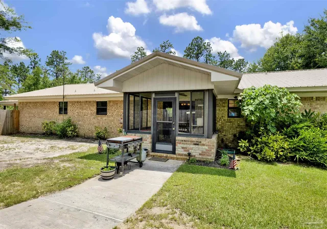 Photo 2 of Single family home for sale at 7558 Chumuckla Hwy, Milton, FL 32571 | MLS# 685322 | Listing updated on 2026-08-11