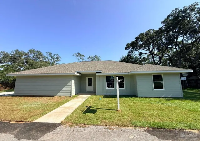 Photo 1 of Single family home for sale at 4728 Bay Breeze Dr, Gulf Breeze, FL 32563 | MLS# 688263 | Listing updated on 2026-09-02