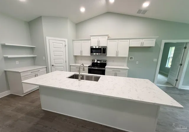 Photo 2 of Single family home for sale at 4728 Bay Breeze Dr, Gulf Breeze, FL 32563 | MLS# 688263 | Listing updated on 2026-09-02