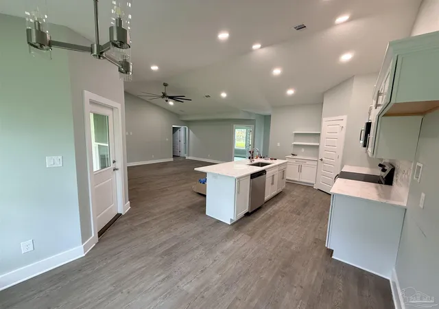 Photo 3 of Single family home for sale at 4728 Bay Breeze Dr, Gulf Breeze, FL 32563 | MLS# 688263 | Listing updated on 2026-09-02
