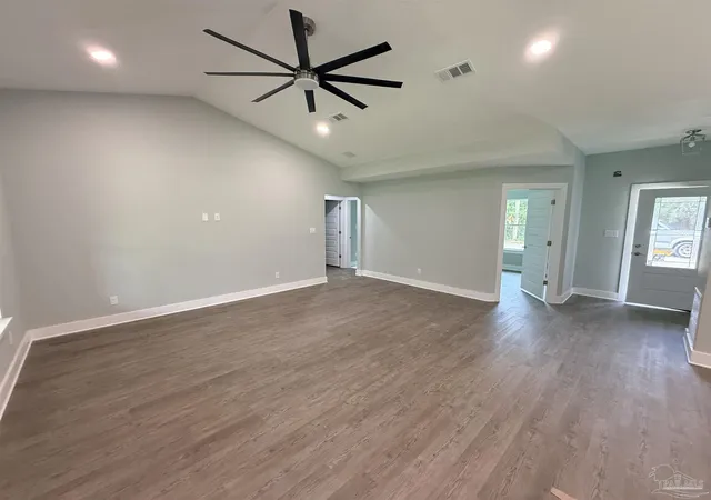 Photo 4 of Single family home for sale at 4728 Bay Breeze Dr, Gulf Breeze, FL 32563 | MLS# 688263 | Listing updated on 2026-09-02