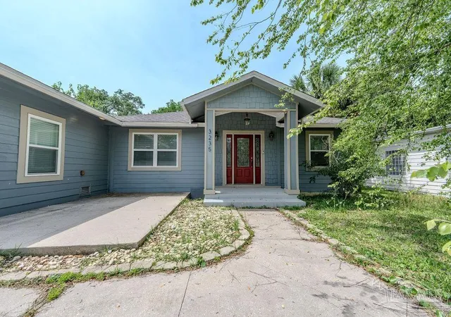 Photo 3 of Single family home for sale at 3235 Bayou Dr, Pensacola, FL 32505 | MLS# 682667 | Listing updated on 2026-08-17