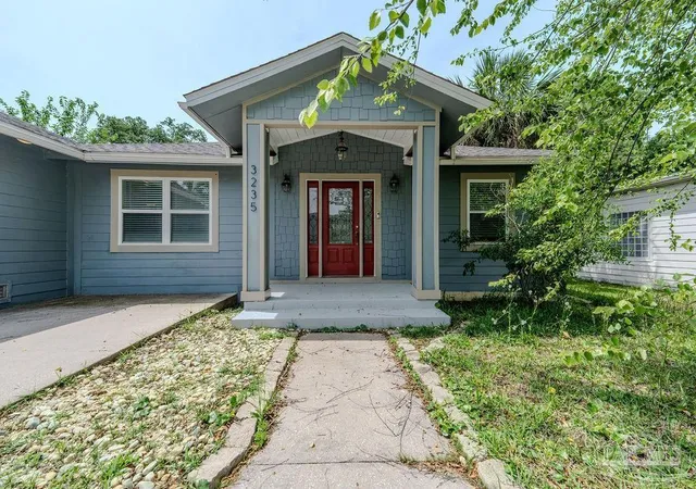 Photo 3 of Single family home for sale at 3235 Bayou Dr, Pensacola, FL 32505 | MLS# 682667 | Listing updated on 2026-08-17