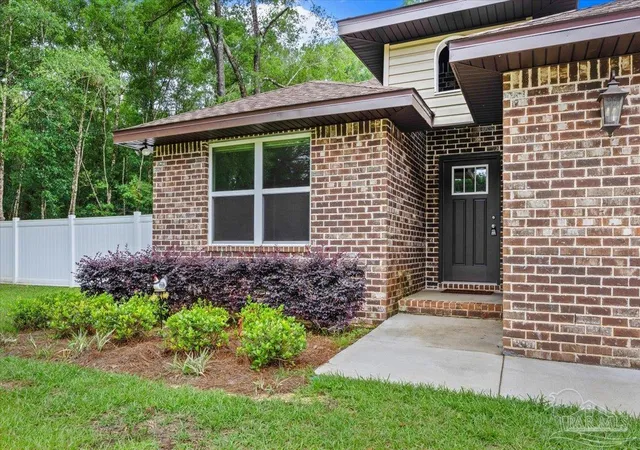 Homes for sale in Pace, FL | 5245 Burt Ln, Pace, FL 32571 | MLS# 683173