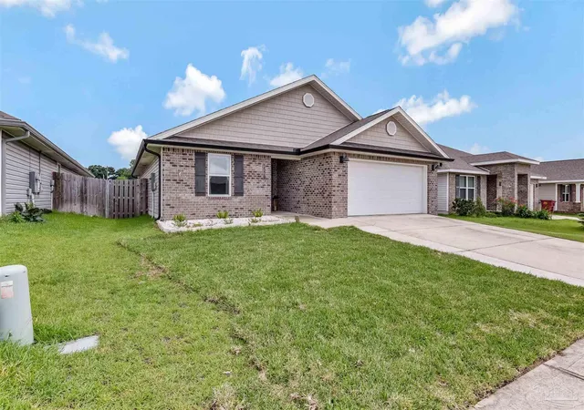Photo 3 of Single family home for sale at 5528 Lancelot Tr, Milton, FL 32583 | MLS# 684977 | Listing updated on 2026-09-17