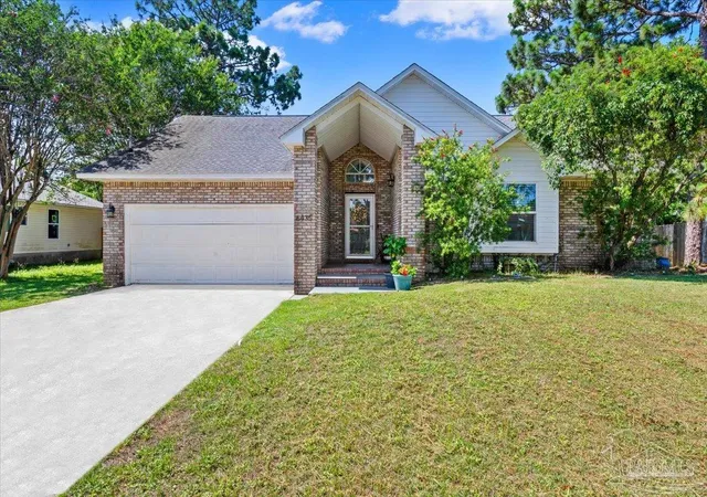 Photo 1 of Single family home for sale at 6435 Garden Dr, Gulf Breeze, FL 32563 | MLS# 685205 | Listing updated on 2026-08-31