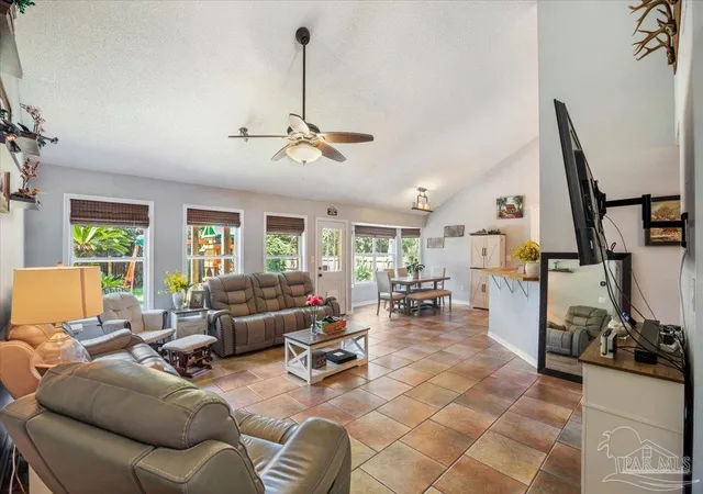 Photo 4 of Single family home for sale at 6435 Garden Dr, Gulf Breeze, FL 32563 | MLS# 685205 | Listing updated on 2026-08-31