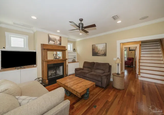 Photo 3 of Single family home for sale at 1704 N 14Th Ave, Pensacola, FL 32503 | MLS# 688285 | Listing updated on 2026-09-02