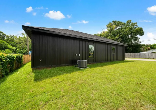 Photo 31 of Single family home for sale at 2420 W Blount St, Pensacola, FL 32505 | MLS# 688333 | Listing updated on 2026-08-31
