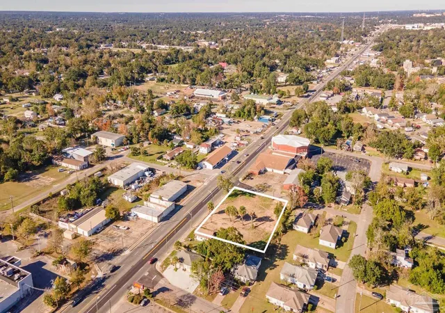 5th image of 910 N Pace Blvd, Pensacola, FL 32505 | MLS# 619570