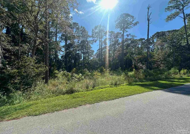 3rd image of 3857 Paradise Bay Dr, Gulf Breeze, FL 32563 | MLS# 675140