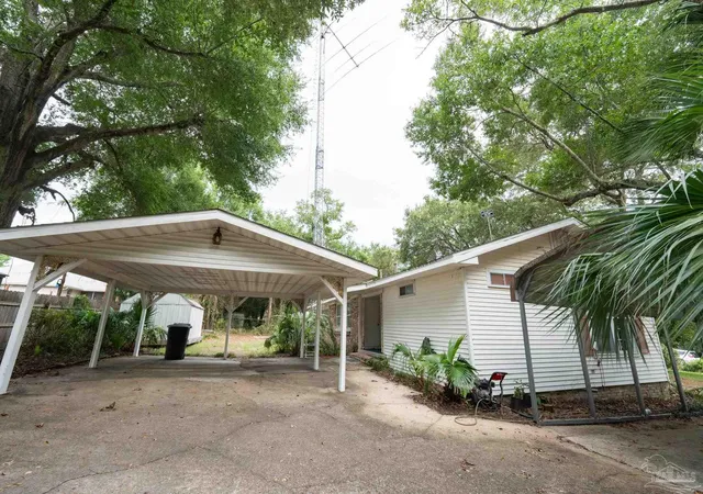 Photo 2 of Single family home for sale at 2570 Bayou Blvd, Pensacola, FL 32503 | MLS# 685767 | Listing updated on 2026-07-29