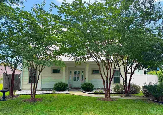 Photo 1 of Single family home for sale at 2820 N 14th Avenue, Pensacola, FL 32503 | MLS# 685732 | Listing updated on 2026-09-07