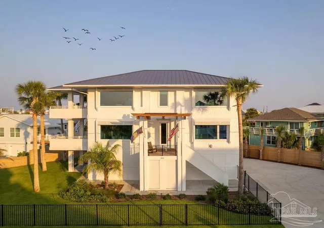 Photo 1 of Single family home for sale at 802 Rio Vista Dr, Gulf Breeze, FL 32561 | MLS# 682695 | Listing updated on 2026-09-15