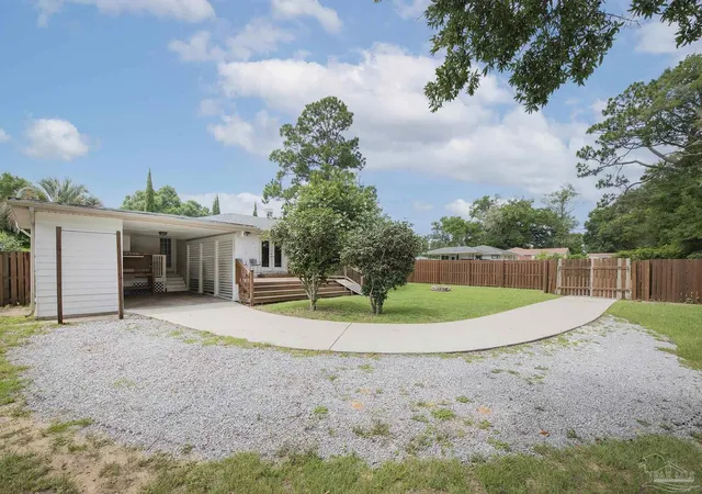 Photo 3 of Single family home for sale at 1700 E Anderson St, Pensacola, FL 32503 | MLS# 683415 | Listing updated on 2026-10-04