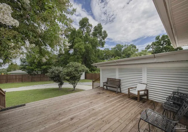 Photo 4 of Single family home for sale at 1700 E Anderson St, Pensacola, FL 32503 | MLS# 683415 | Listing updated on 2026-10-04
