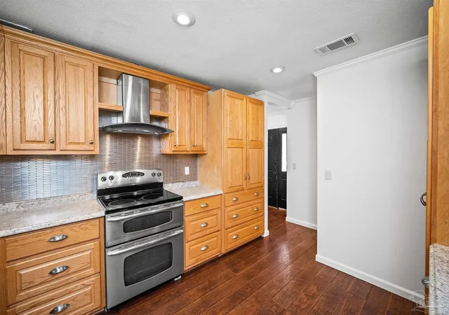 Photo 3 of Sale Pending at 844 Le Blanc Way, Pensacola, FL 32505 | MLS# 678661 | Listing updated on 2026-09-22