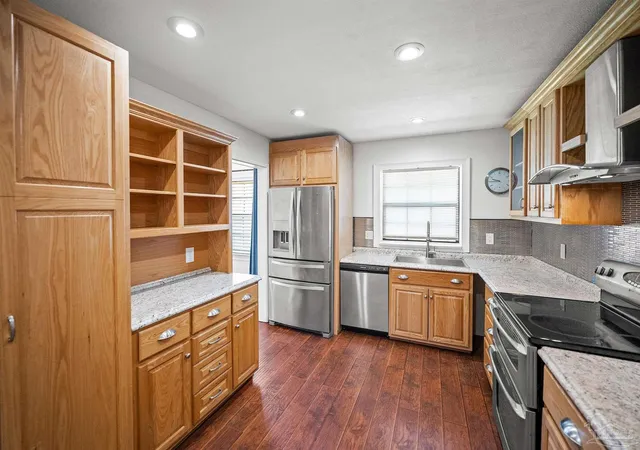 Photo 4 of Sale Pending at 844 Le Blanc Way, Pensacola, FL 32505 | MLS# 678661 | Listing updated on 2026-09-22