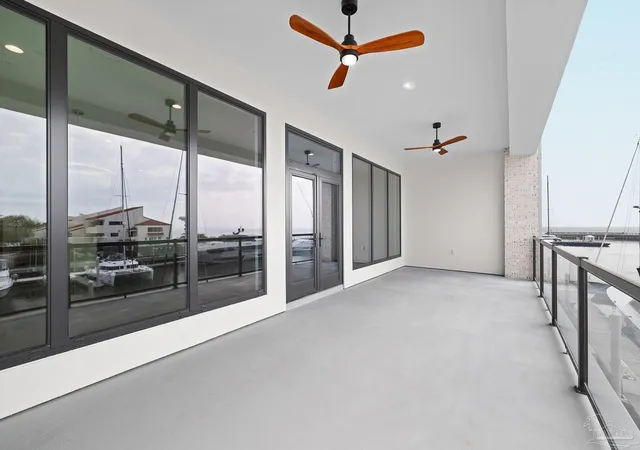 2nd image of 800 S Palafox St, Pensacola, FL 32502