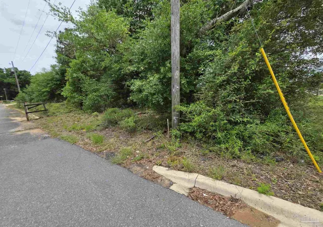 Photo 2 of Land for sale at 2400 Blk Longleaf Dr, Pensacola, FL 32526 | MLS# 683565 | Listing updated on 2026-10-01