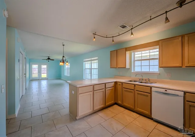 4th image of 3029 Flintlock Dr, Pensacola, FL 32526 | MLS# 685379
