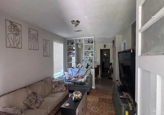 Photo 2 of Single family home for sale at 112 Alice St, Pensacola, FL 32505 | MLS# 685564 | Listing updated on 2026-07-13
