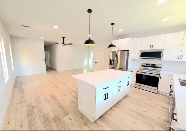 image of 309 N Pace Blvd, Pensacola, FL 32505