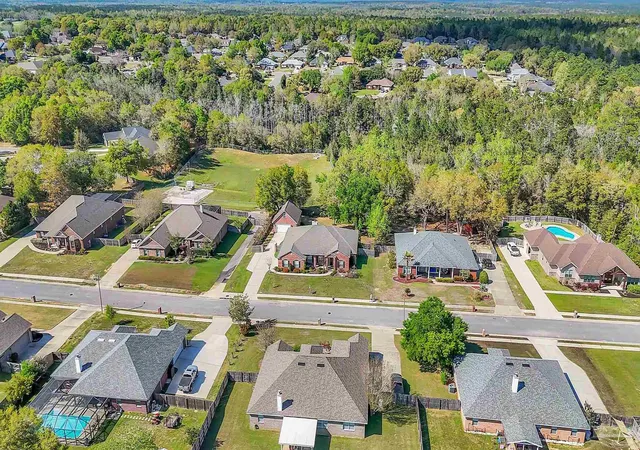 2nd image of 4401 Essex Terrace Cr, Milton, FL 32571 | MLS# 679450