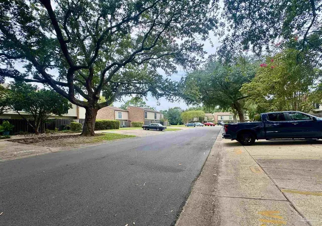 Photo 4 of Townhouse for sale at 4808 Huron Dr, Pensacola, FL 32507 | MLS# 688236 | Listing updated on 2026-09-10