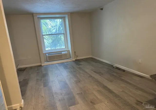 37th image of 224 E Garden St #305, Pensacola, FL 32502 | MLS# 676088