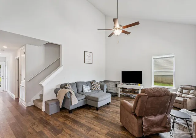 Photo 3 of Single family home for sale at 376 Hilburn Ln, Pensacola, FL 32504 | MLS# 684765 | Listing updated on 2026-10-06