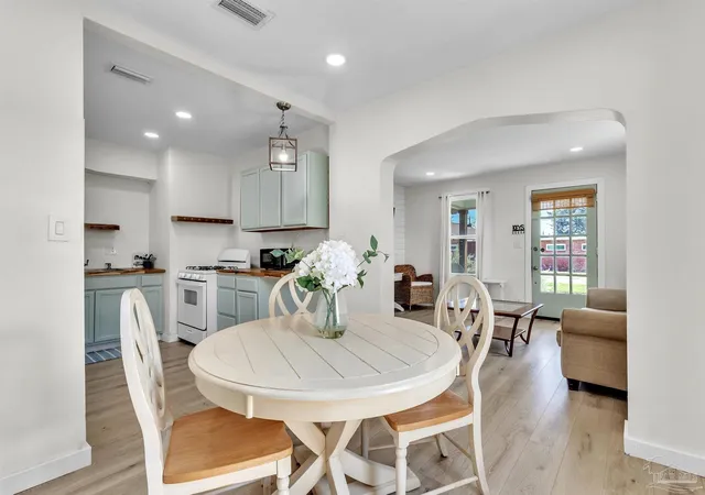 Photo 3 of Single family home for sale at 810 W Chase St, Pensacola, FL 32502 | MLS# 669721 | Listing updated on 2026-10-07