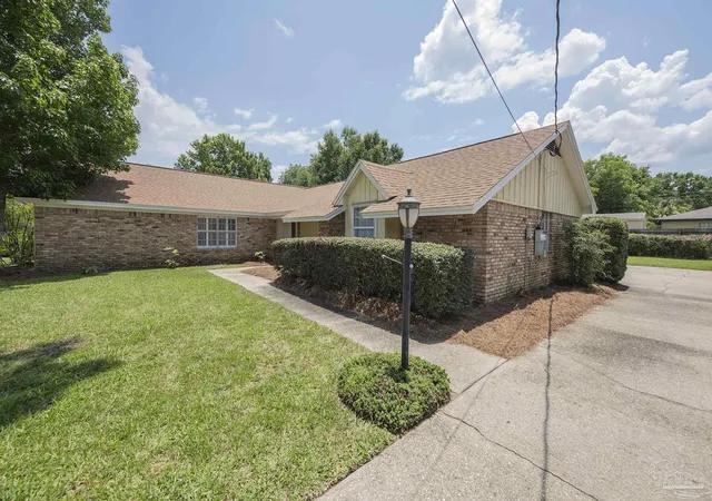 Photo 3 of Single family home for sale at 3445 Blueridge Dr, Pensacola, FL 32504 | MLS# 685251 | Listing updated on 2026-09-30