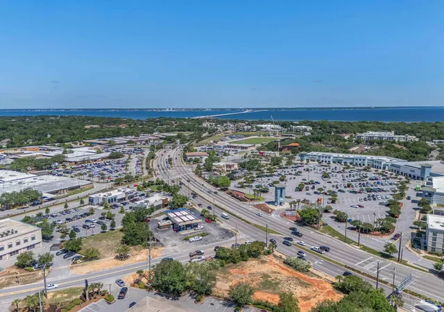 62nd image of 306 Shoreline Dr, Gulf Breeze, FL 32561 | MLS# 679731
