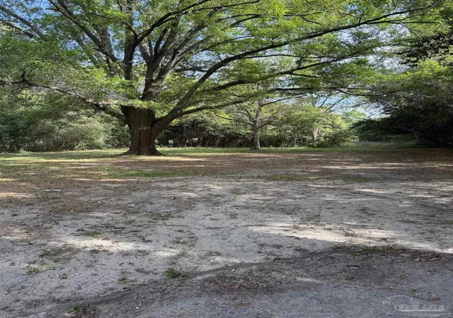 2nd image of 21 Hancock Ln, Pensacola, FL 32503 | MLS# 680516