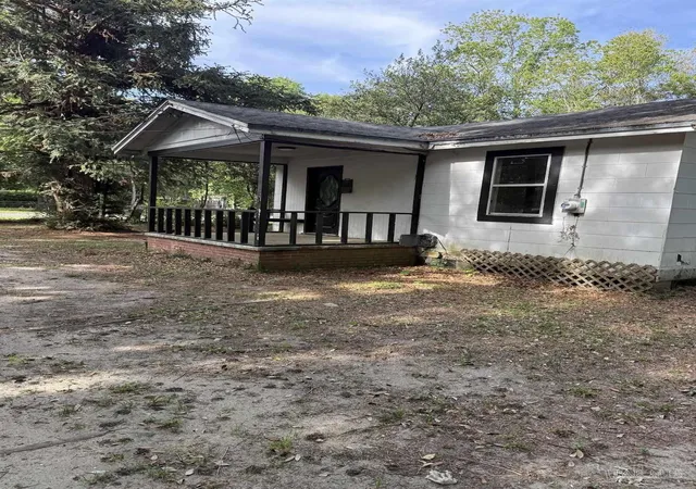 3rd image of 21 Hancock Ln, Pensacola, FL 32503 | MLS# 680516