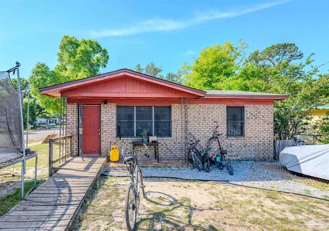Homes for sale in Pensacola, FL | 1000 Hawthorn Dr, Pensacola, FL 32507 | MLS# 681374