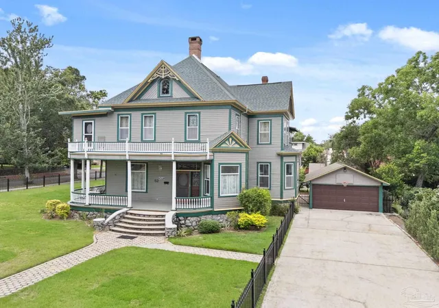 Photo 3 of Single family home for sale at 52 W Gonzalez St, Pensacola, FL 32501 | MLS# 683576 | Listing updated on 2026-09-20