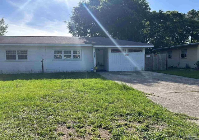 13th image of 207 Emerald Ave, Pensacola, FL 32505 | MLS# 682746