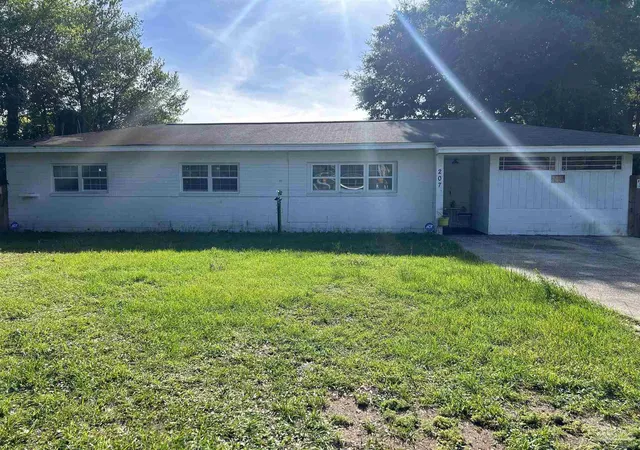 1st image of 207 Emerald Ave, Pensacola, FL 32505 | MLS# 682746