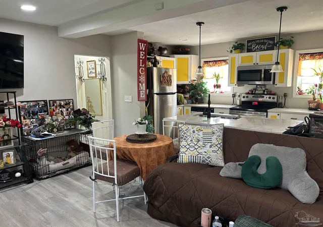 3rd image of 207 Emerald Ave, Pensacola, FL 32505 | MLS# 682746