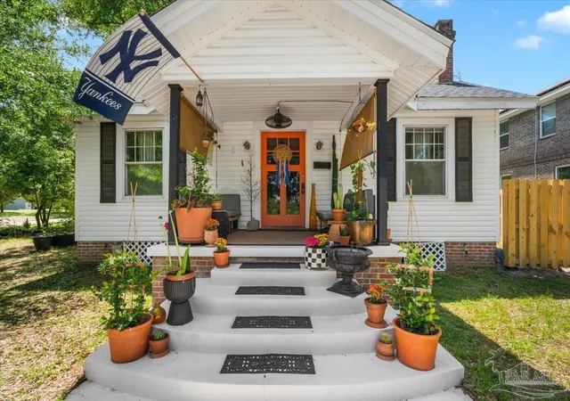 2nd image of 1101 N 19th Ave, Pensacola, FL 32501 | MLS# 683420