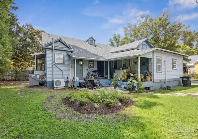 Listing Photo 2 - Condo for sale in building located at 600 E Jackson St, Pensacola, FL 32501 - Unit #