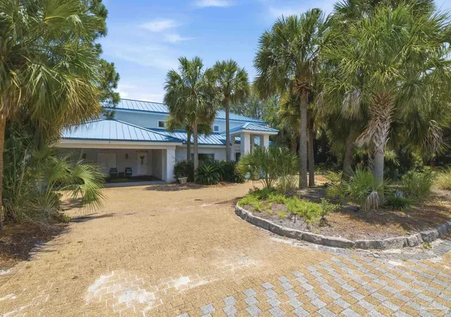 Photo 4 of Single family home for sale at 212 Sabine Dr, Gulf Breeze, FL 32561 | MLS# 683920 | Listing updated on 2026-07-04