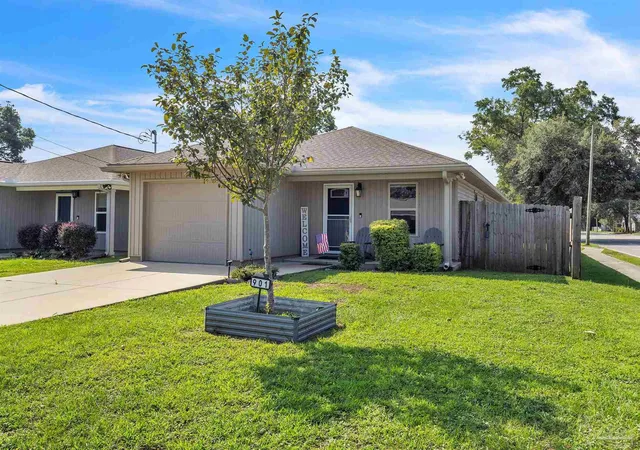 Photo 1 of Single family home for sale at 901 E Fisher St, Pensacola, FL 32503 | MLS# 688164 | Listing updated on 2026-09-10