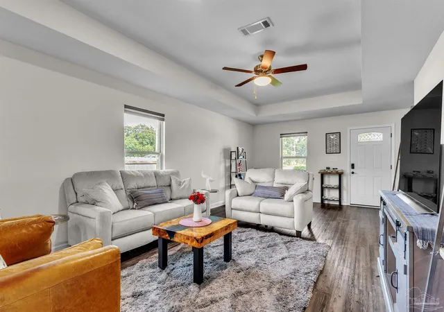 Photo 2 of Single family home for sale at 901 E Fisher St, Pensacola, FL 32503 | MLS# 688164 | Listing updated on 2026-09-10