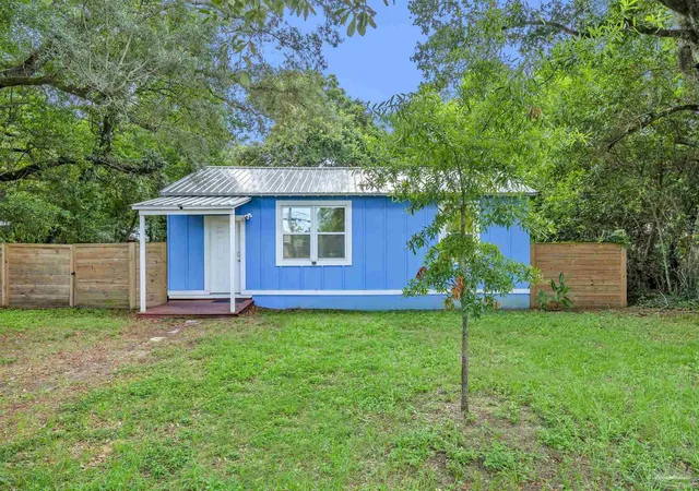 Photo 3 of Sale Pending at 507 Pelham Rd, Pensacola, FL 32507 | MLS# 685865 | Listing updated on 2026-08-17